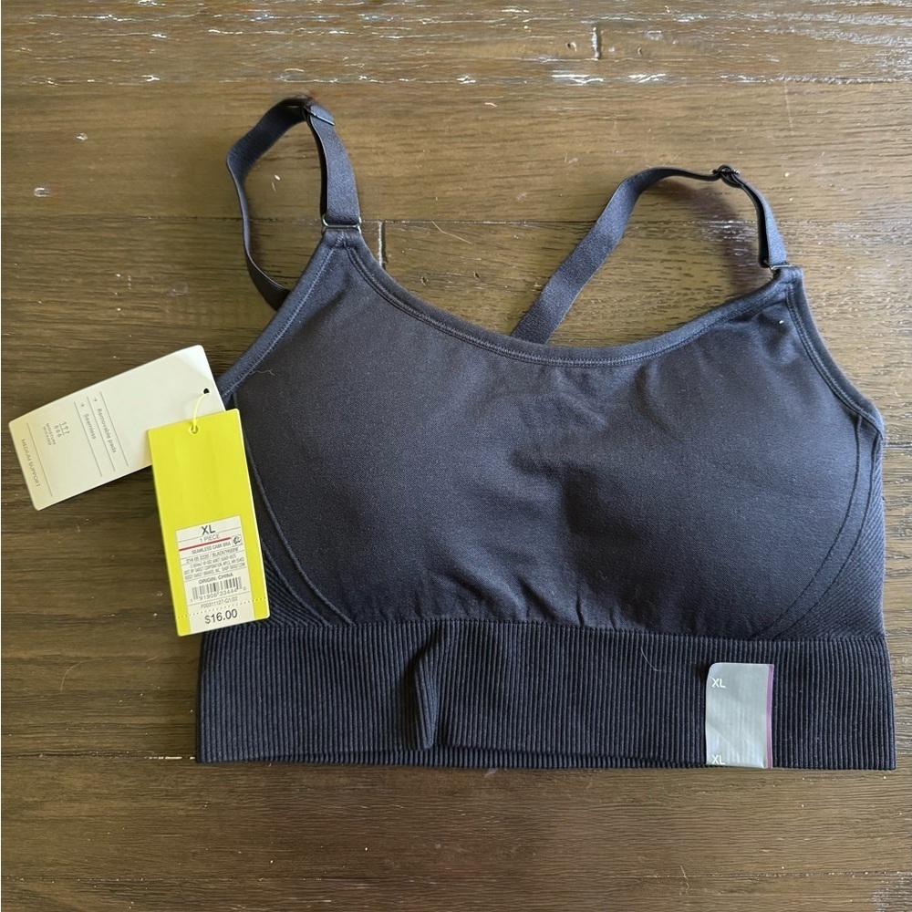 NWT All in Motion Women's Medium Support Seamless
Cami Sports Bra in Black - Picture 3 of 3